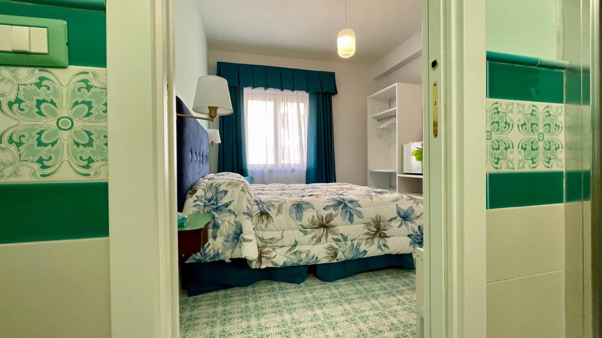 Bluemagi Hotell Sorrento Exteriör bild